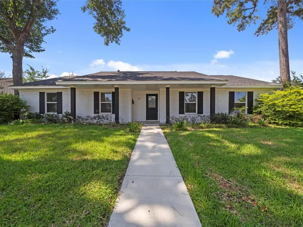 5943 Greenmont Dr, Houston, TX 77092