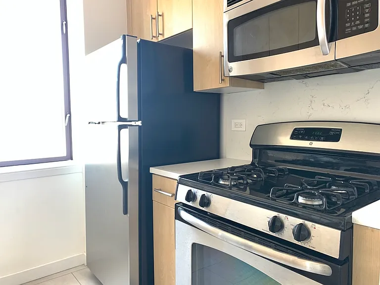 520 W 43rd St #14C — Photo 5