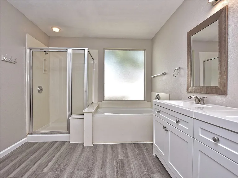 2300 Amy Lynn Ln — Photo 16