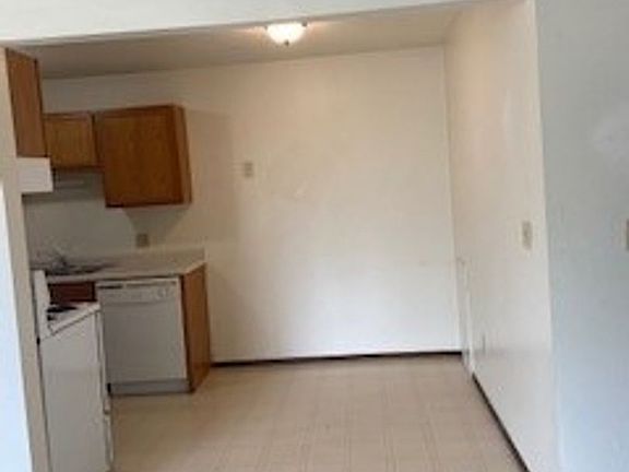 4th image of 3437 S 10th St #24