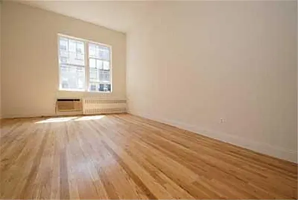 225 W 14th St #4A — Photo 5