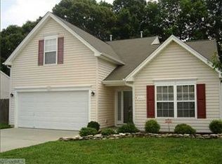 803 Farm View Dr, Burlington, NC 27215