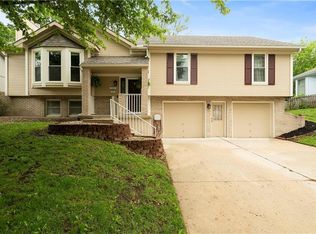 2425 NE Quail Walk Trl, Blue Springs, MO 64014