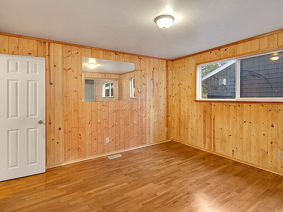 3rd image of 4911 114th Ave NE