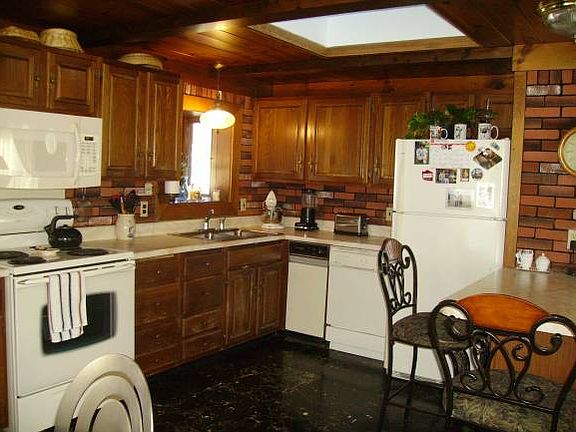 3rd image of 66 Alder Dr