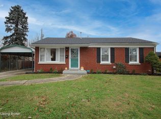 1319 Whirlaway Dr, Lyndon, KY 40242