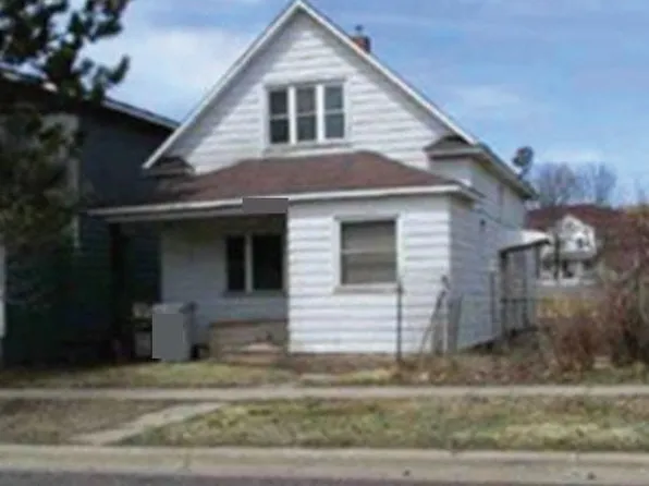 320 2nd St SW, Chisholm, MN 55719
