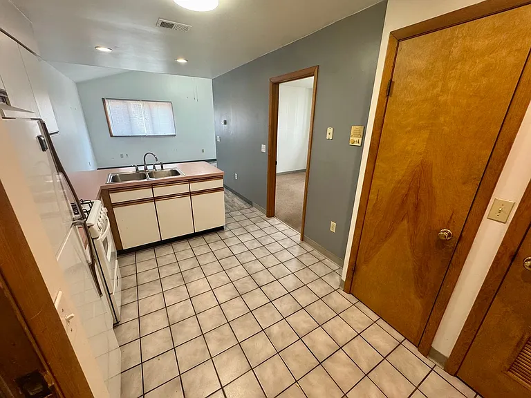 212 Church Street — Photo 7