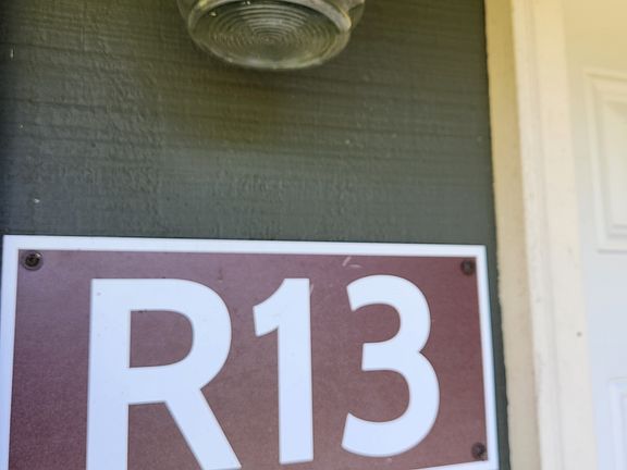 2nd image of 25 Howland Rd #R13