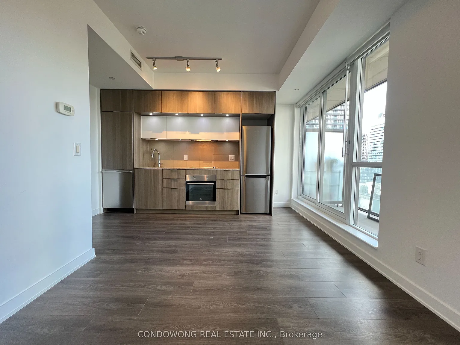 Studio, $1,800 — Photo 2
