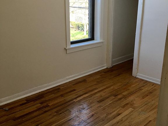5th image of 2736 W Potomac Ave #1R