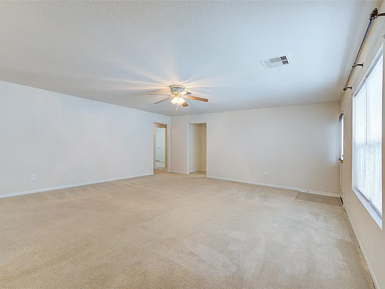 3639 Barkers Crossing Ave — Photo 4