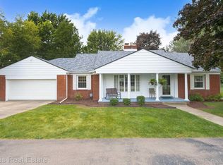 6297 Perry Rd, Grand Blanc, MI 48439