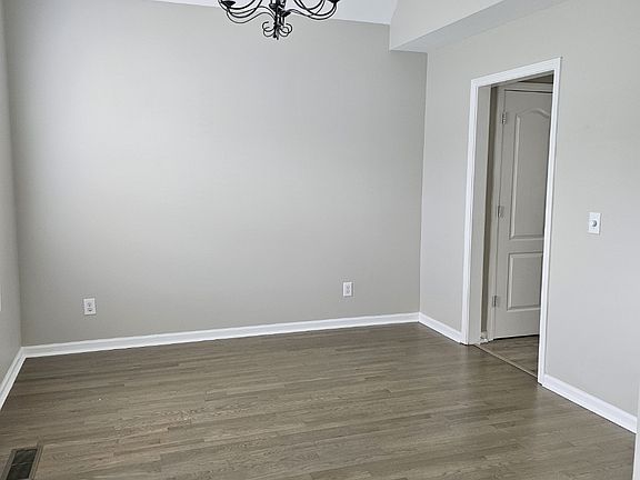 3rd image of 1032 Oakhall Dr