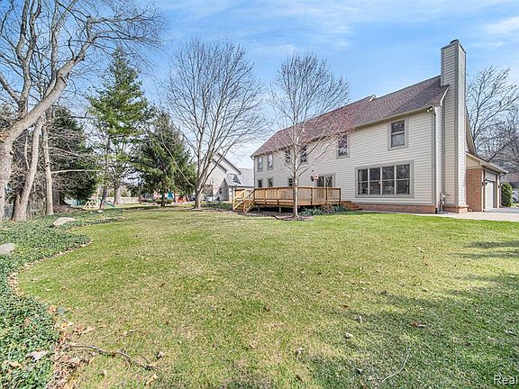 2nd image of 6465 Southampton Dr