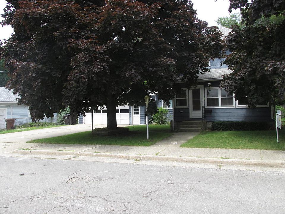 1st image of 1065 Court Pl