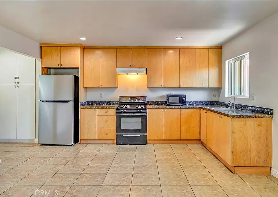 6735 Elmer Ave #19