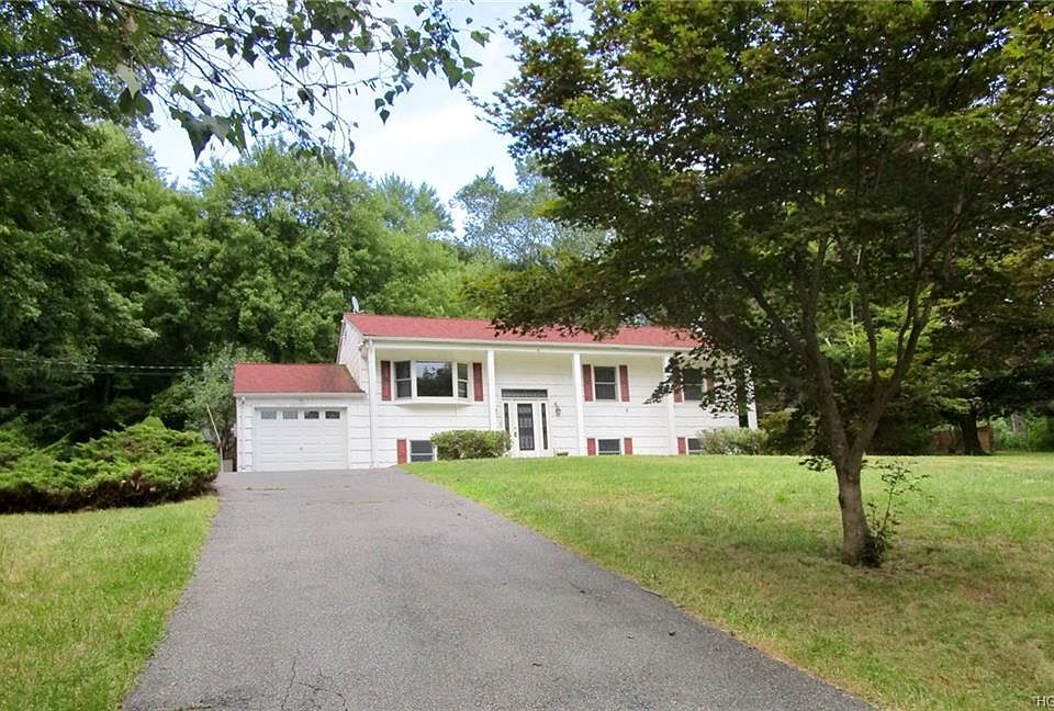 1st image of 10 Arden Dr