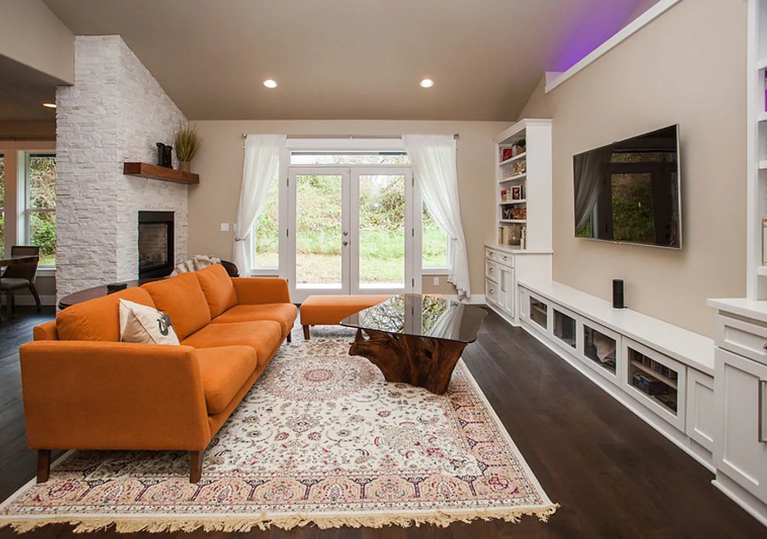 Custom Hillsboro Ranch with Gourmet Kitchen, Dual Fireplaces & Upgraded Finishes! — Photo 3