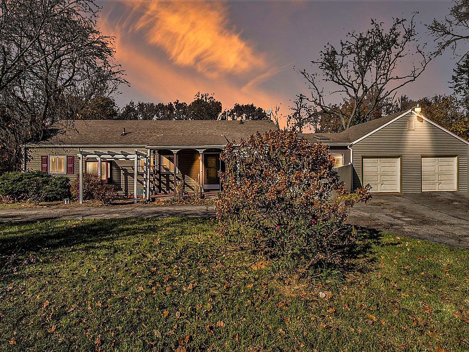 1st image of 25547 Country Club Dr