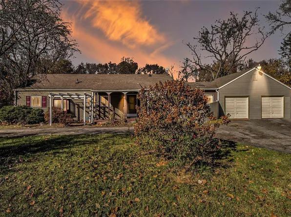 25547 Country Club Dr, South Bend, IN 46619
