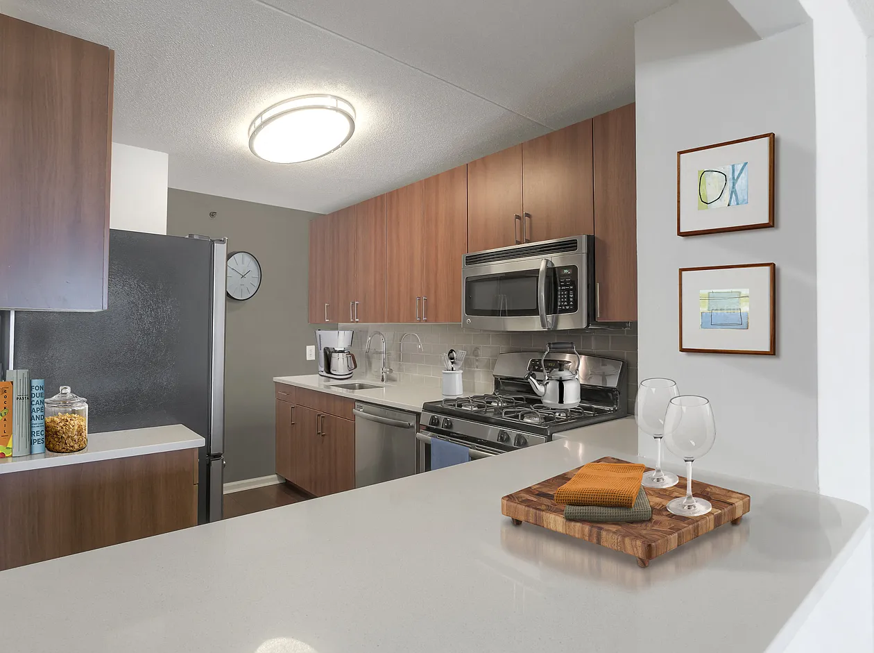 10 West Apartments — Photo 1
