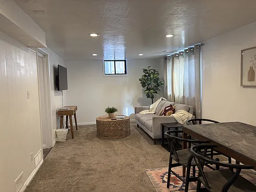 1041 E Platinum Way #ID1585471P Photo 1