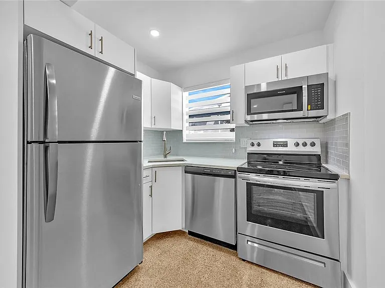 5122 NE 19th Ave #3 — Photo 6