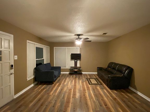 3rd image of 1709 Wilshire Pl