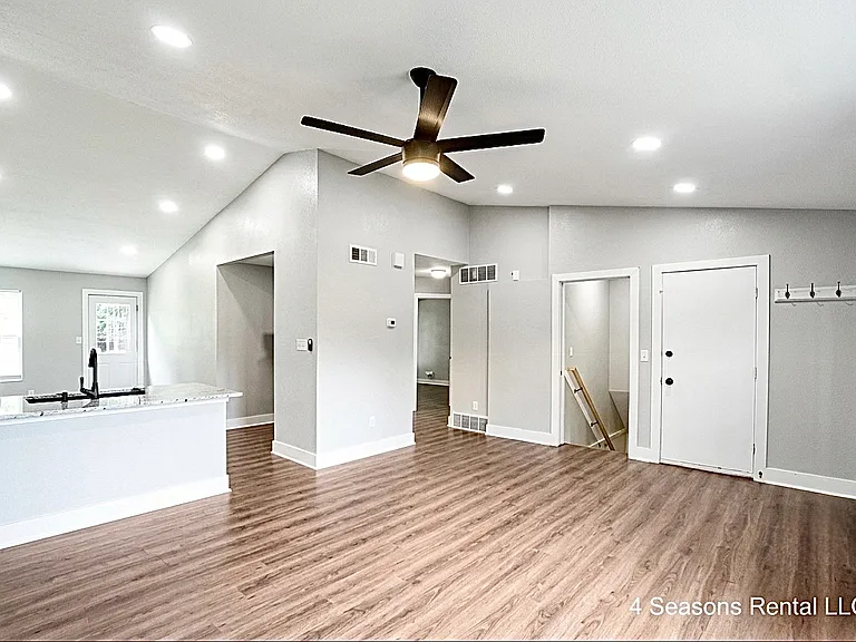 9575 Deer Track Rd — Photo 7