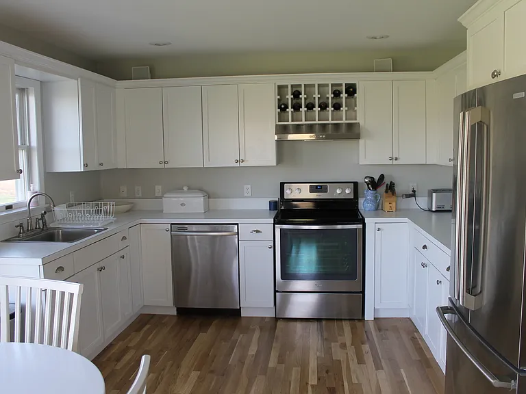 31 Newberry Ln — Photo 17