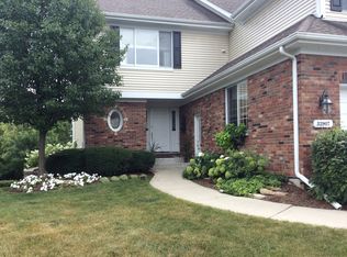 32907 N Stone Manor Dr, Grayslake, IL 60030