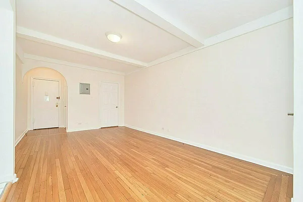 Rented by Living New York | media 35