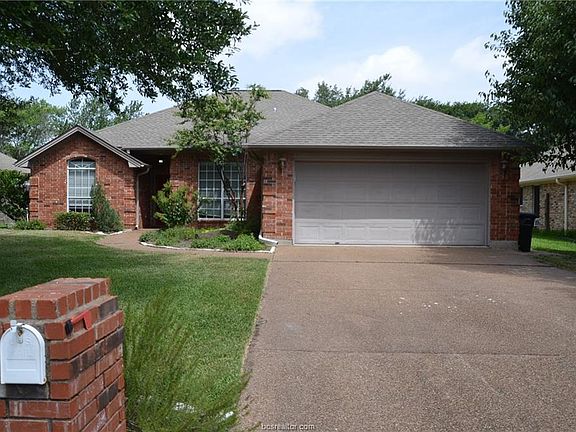 3rd image of 611 Castlebrook Dr