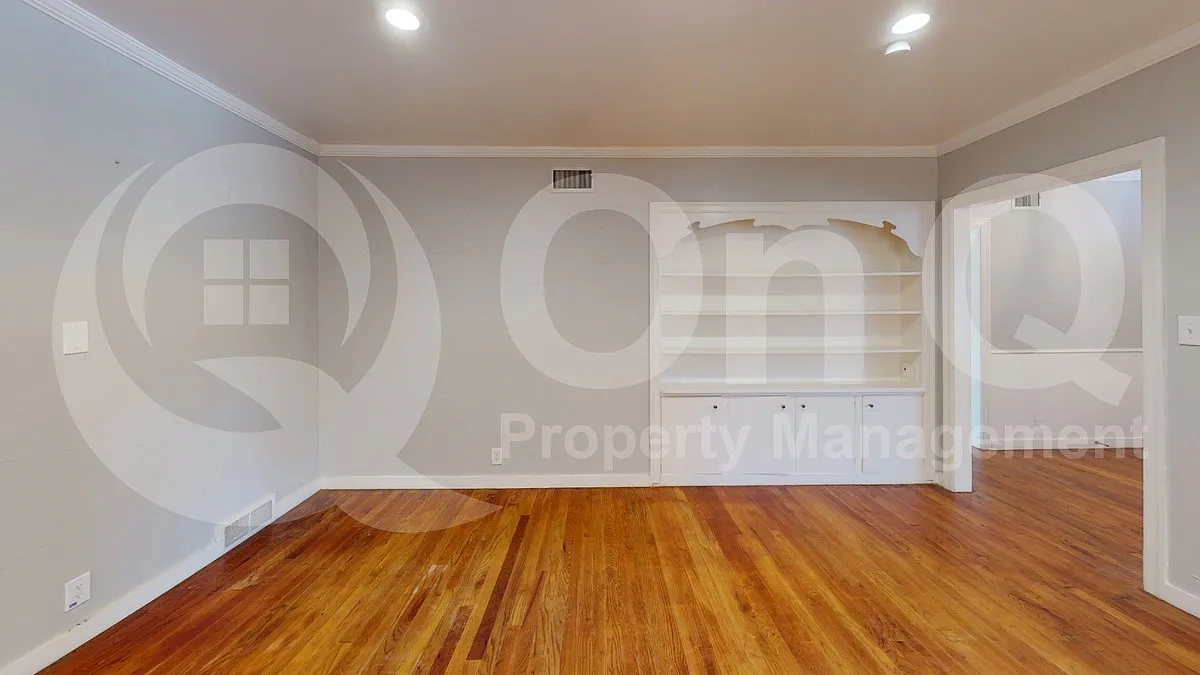 3 bed, 2.0 bath, 2003 sqft, $2,500 — Photo 4