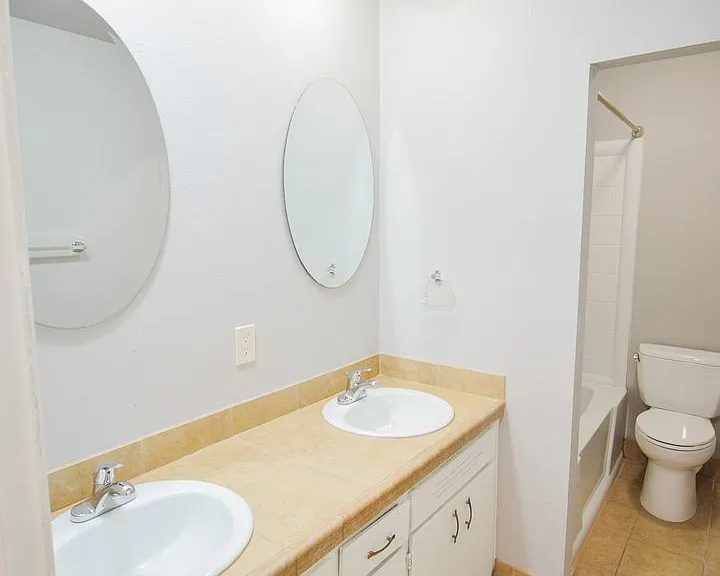 Vista Hills Apartments — Photo 37