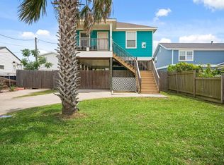 2302 103rd St, Galveston, TX 77554