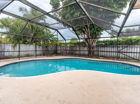 9205 SW 16th Road E, Boca Raton, FL 33428