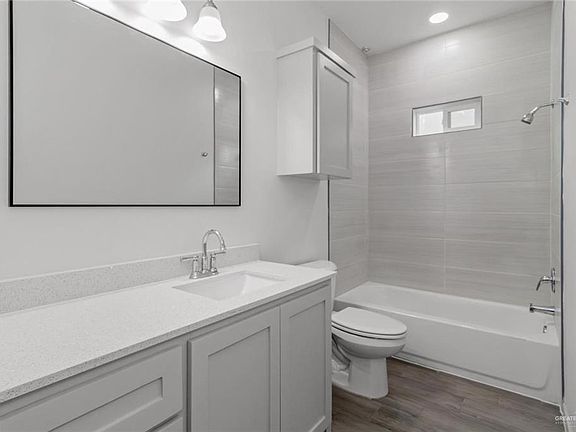 5th image of 1212 Shavano St #3