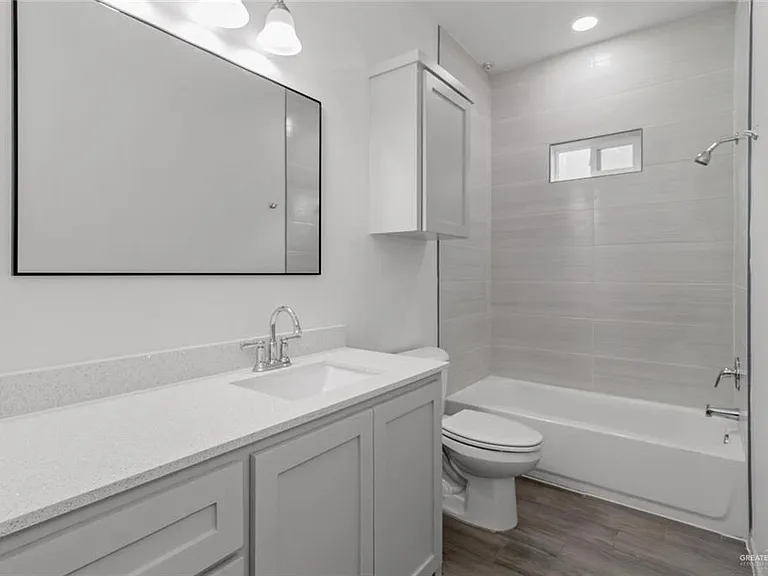 1213 Shavano Dr #4 — Photo 8
