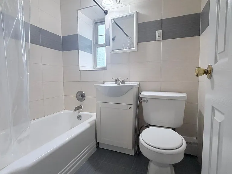 38 Duncan Ave #57E — Photo 6