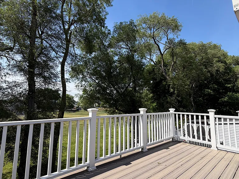 55 Clarendon Ave — Photo 25