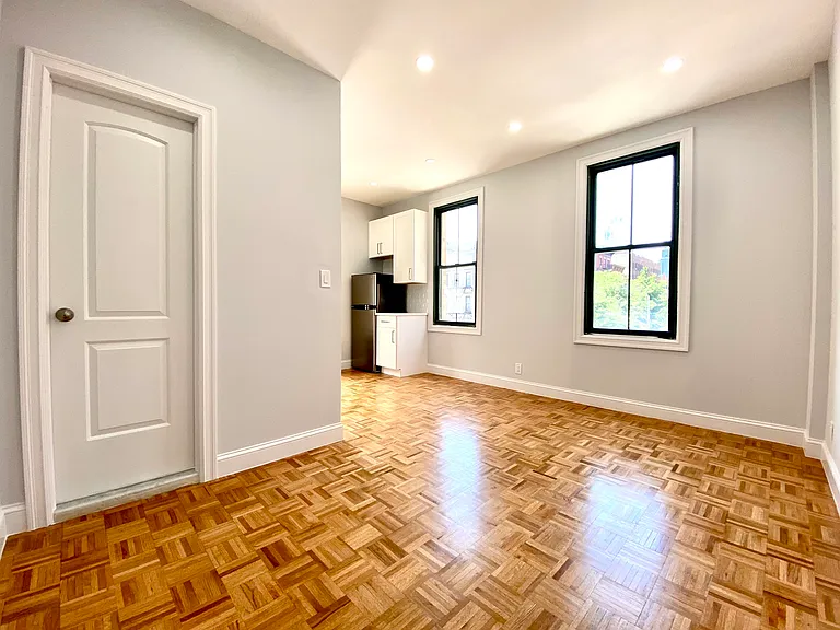 501 E 78th St #3C — Photo 4