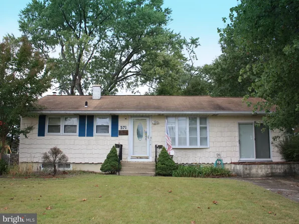 571 College Blvd, Wenonah, NJ 08090