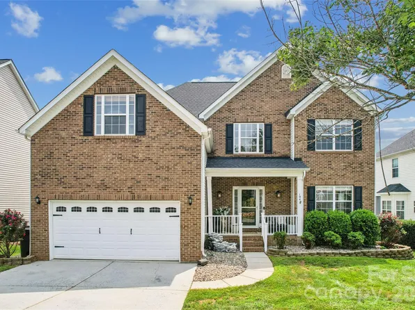 104 Planters Dr, Statesville, NC 28677