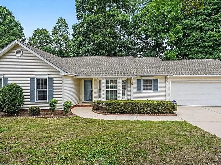 5520 Cornerstaff Dr — Photo 1