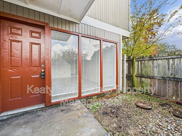 407 Fox Run Ave #2 — Photo 1