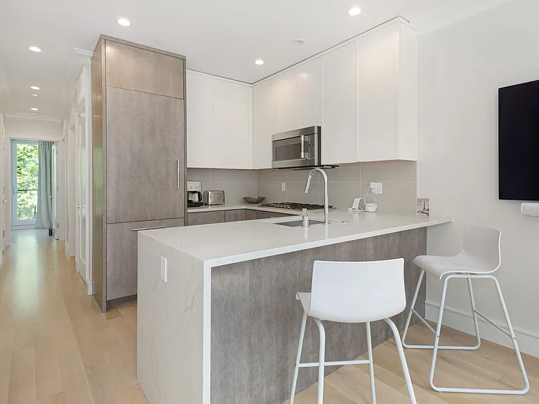 53 Rutland Sq #2 — Photo 8