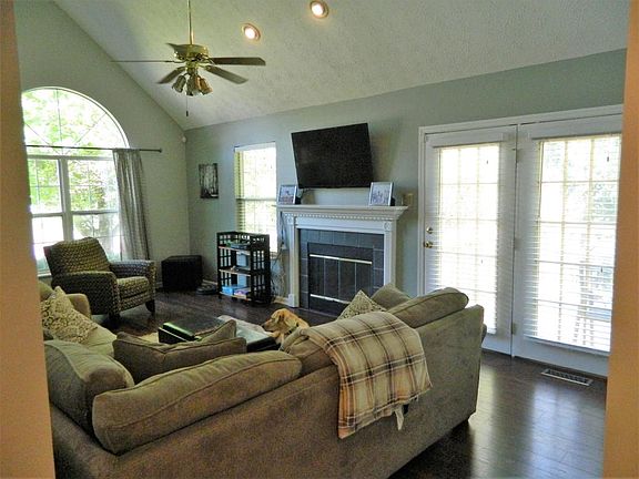 4th image of 5601 Tennyson Dr