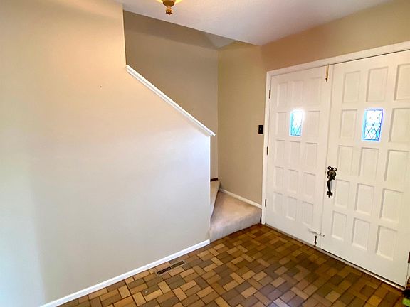 3rd image of 503 Woodbridge Ln #1